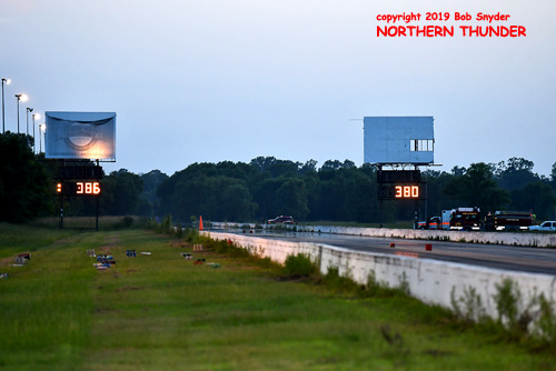 Scoreboards - Singleton (3.86) vs Kinsley (3.80)
